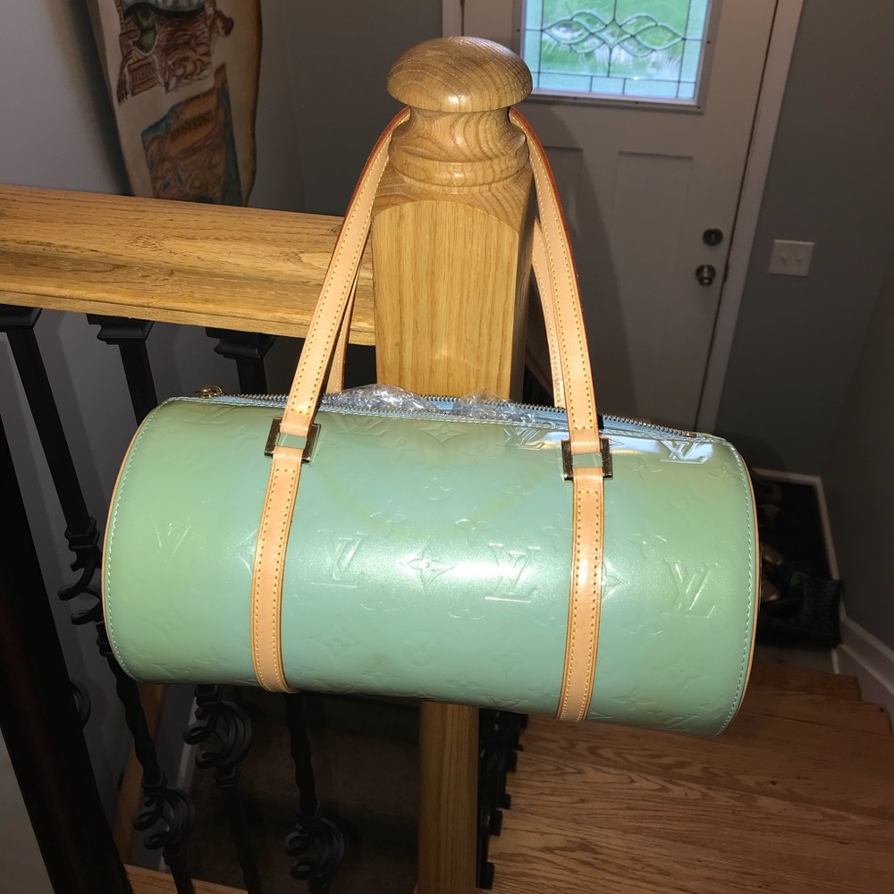 💯Authentic Louis Vuitton Vernis Shoulder Bag🎊🎉